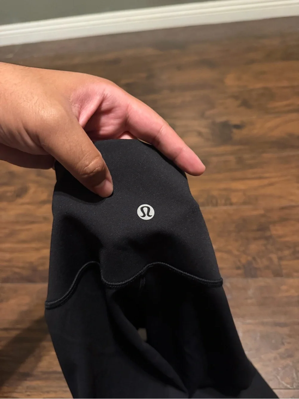 Lululemon women’s black wunder under crop hi rise  21” leggings size 6